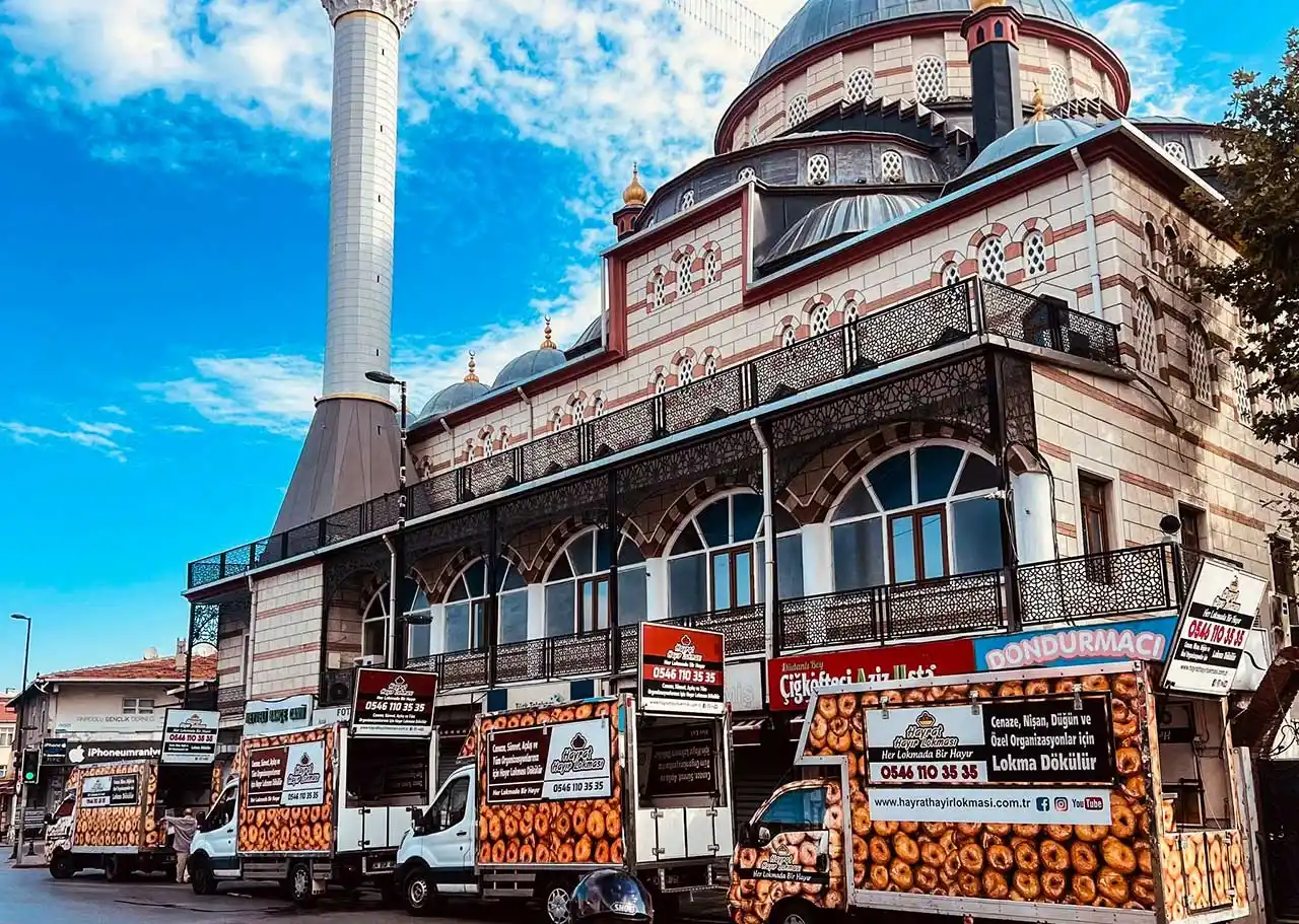 Mobil Hayır Lokması ve Mobil Lokmacı araçları ile İstanbul genelinde lokmacı hizmeti