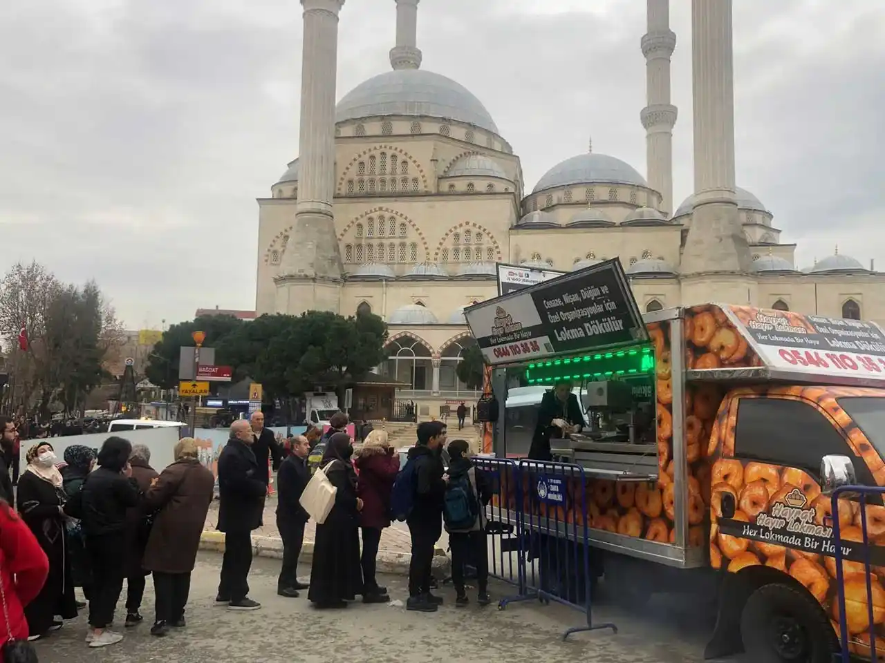 İstanbul Hayır Lokması - İstanbul Lokmacı - Lokma Döktürme